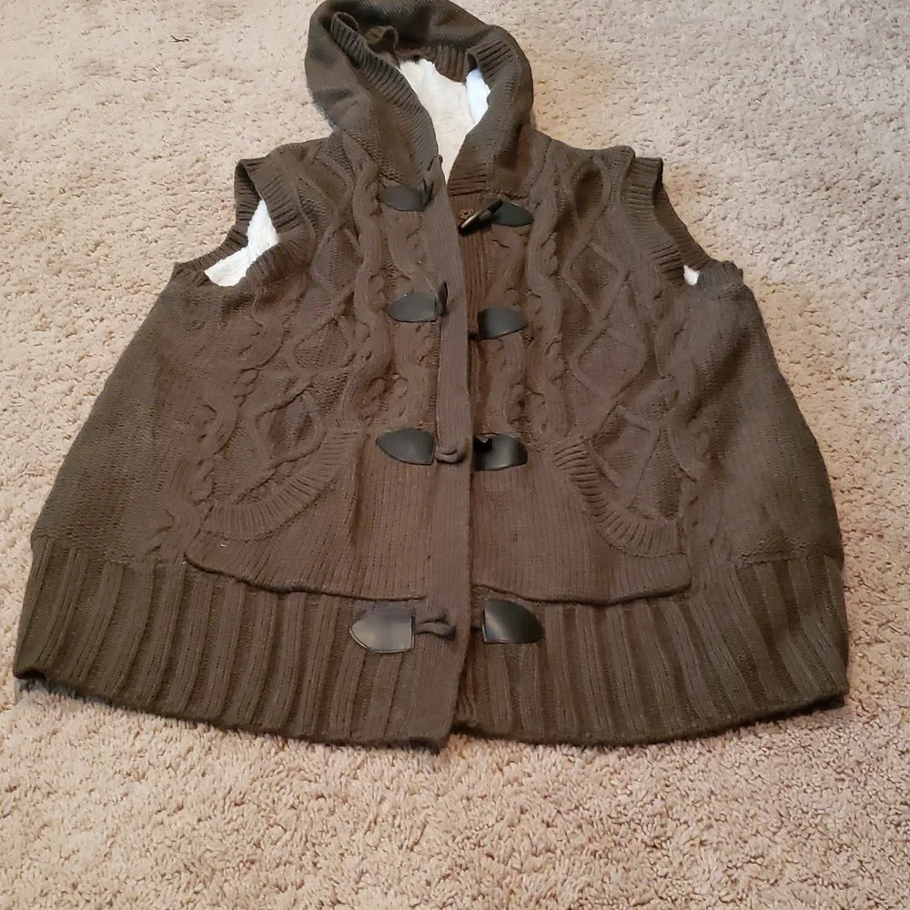 Green Vest - Picture 1 of 3